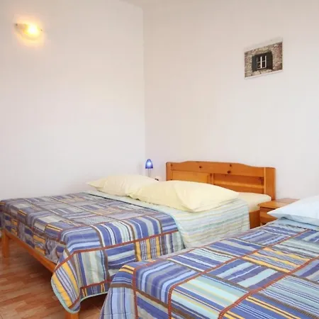 Apartment By The Sea Sucuraj, Hvar - 3589
