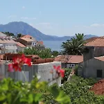 Apartament By The Sea Sucuraj, Hvar - 3589 *
