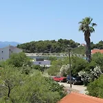 Apartament By The Sea Sucuraj, Hvar - 3589 *